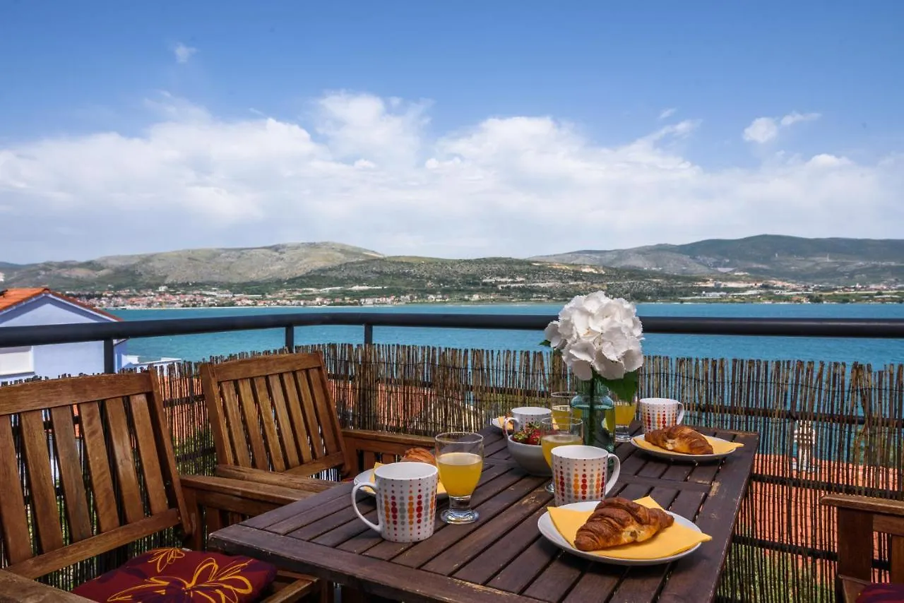 Aspen 2Bedroom Apartment With Seaview Trogir