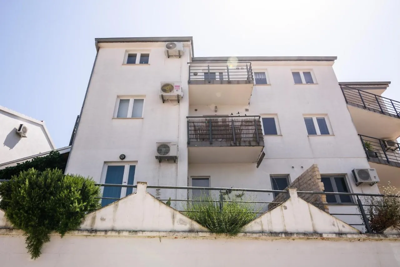 Aspen 2Bedroom Apartment With Seaview Trogir Croatia
