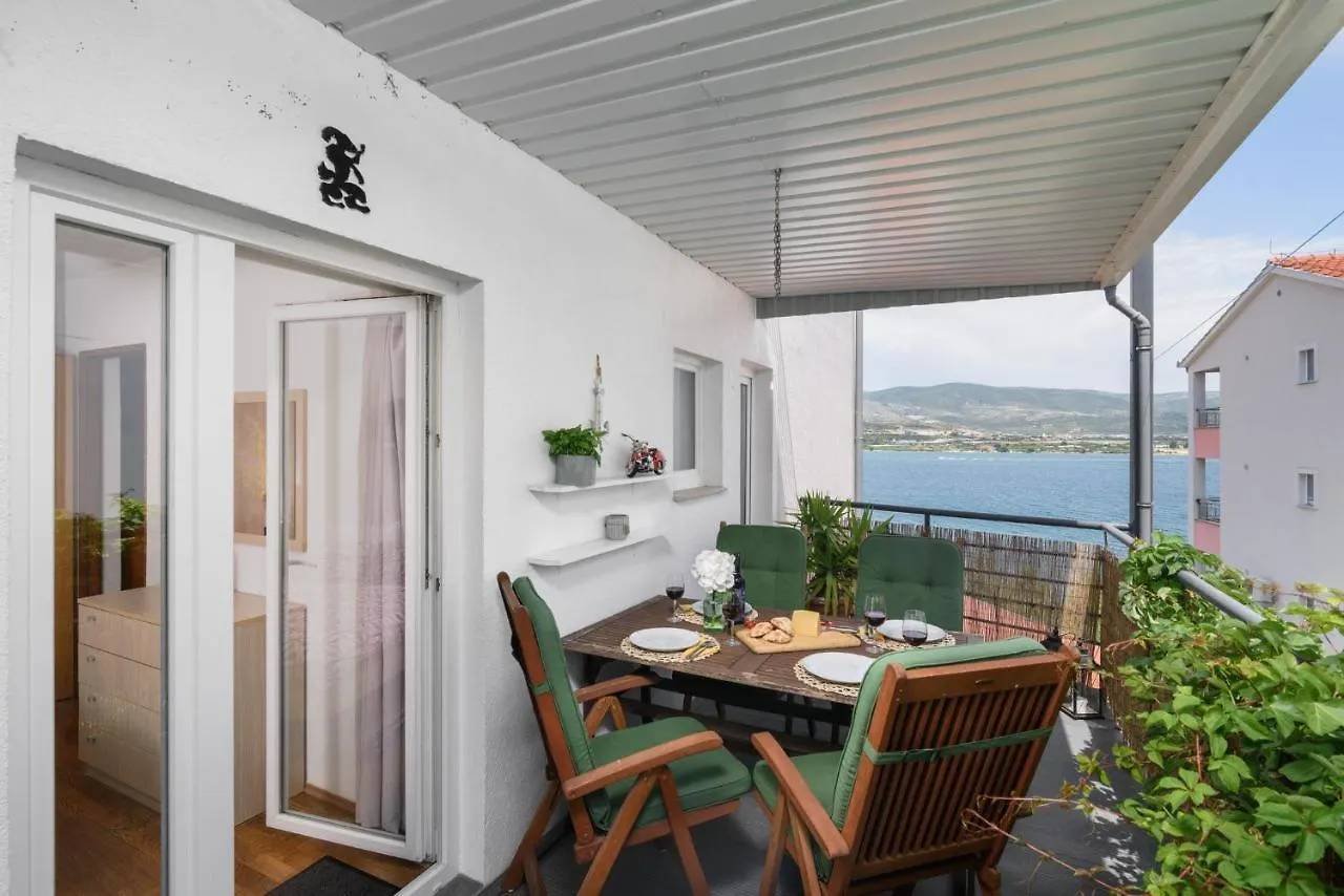 Aspen 2Bedroom Apartment With Seaview Trogir 0*,