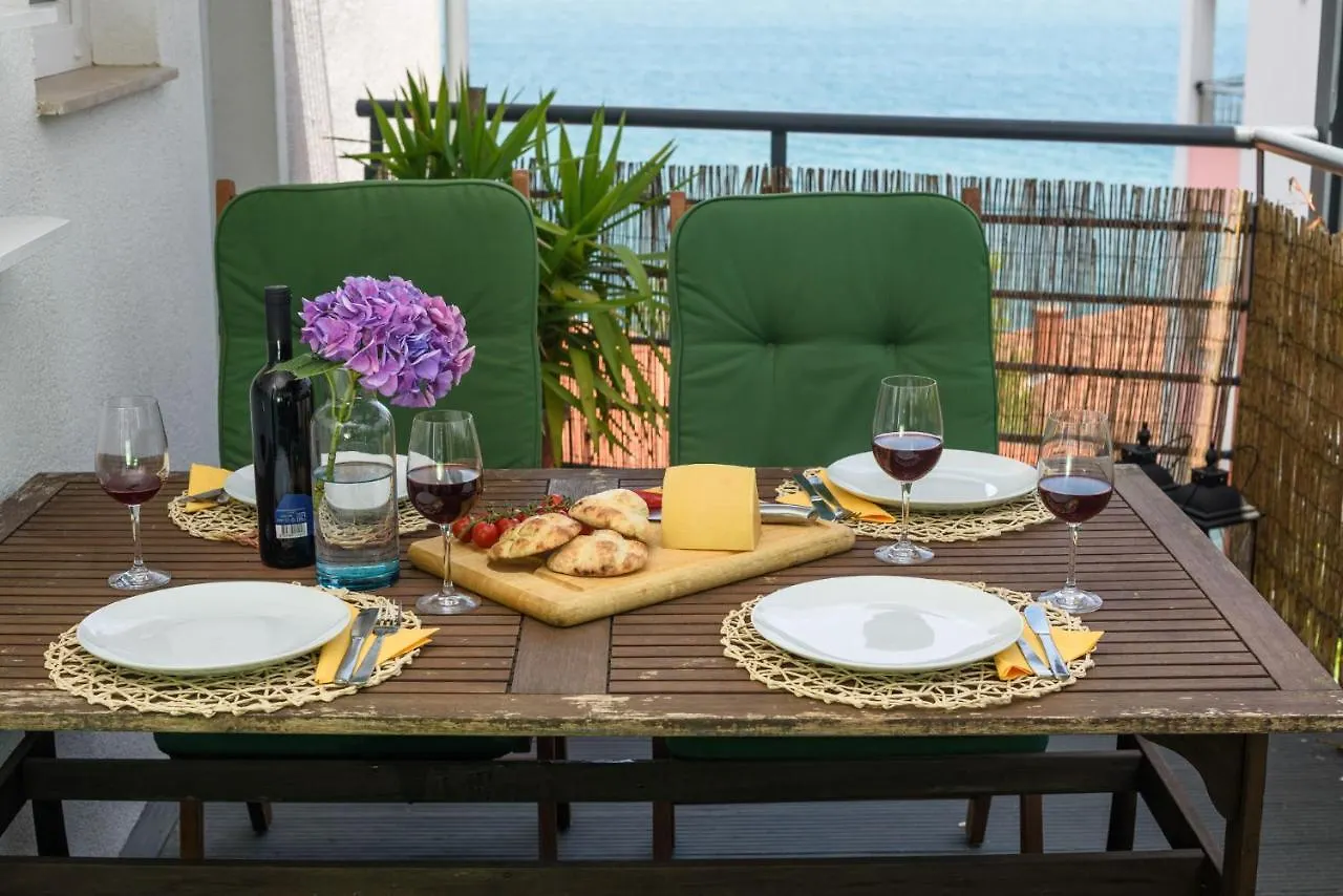Aspen 2Bedroom Apartment With Seaview Trogir