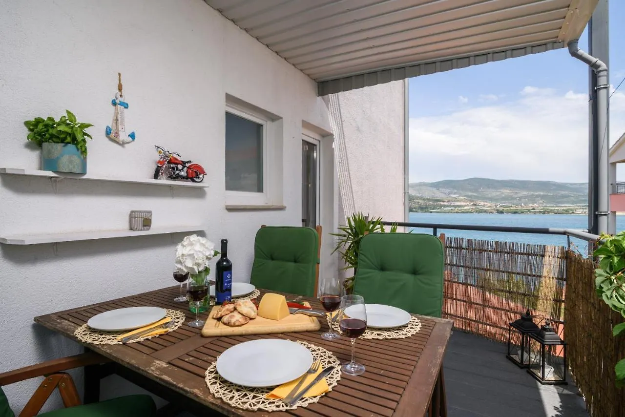 Aspen 2Bedroom Apartment With Seaview Trogir