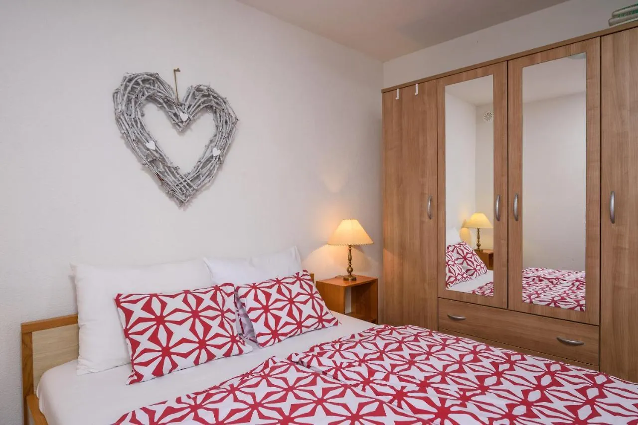 Aspen 2Bedroom Apartment With Seaview Trogir