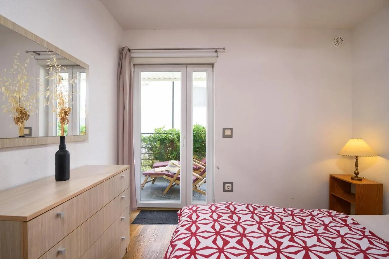 Aspen 2Bedroom Apartment With Seaview Trogir