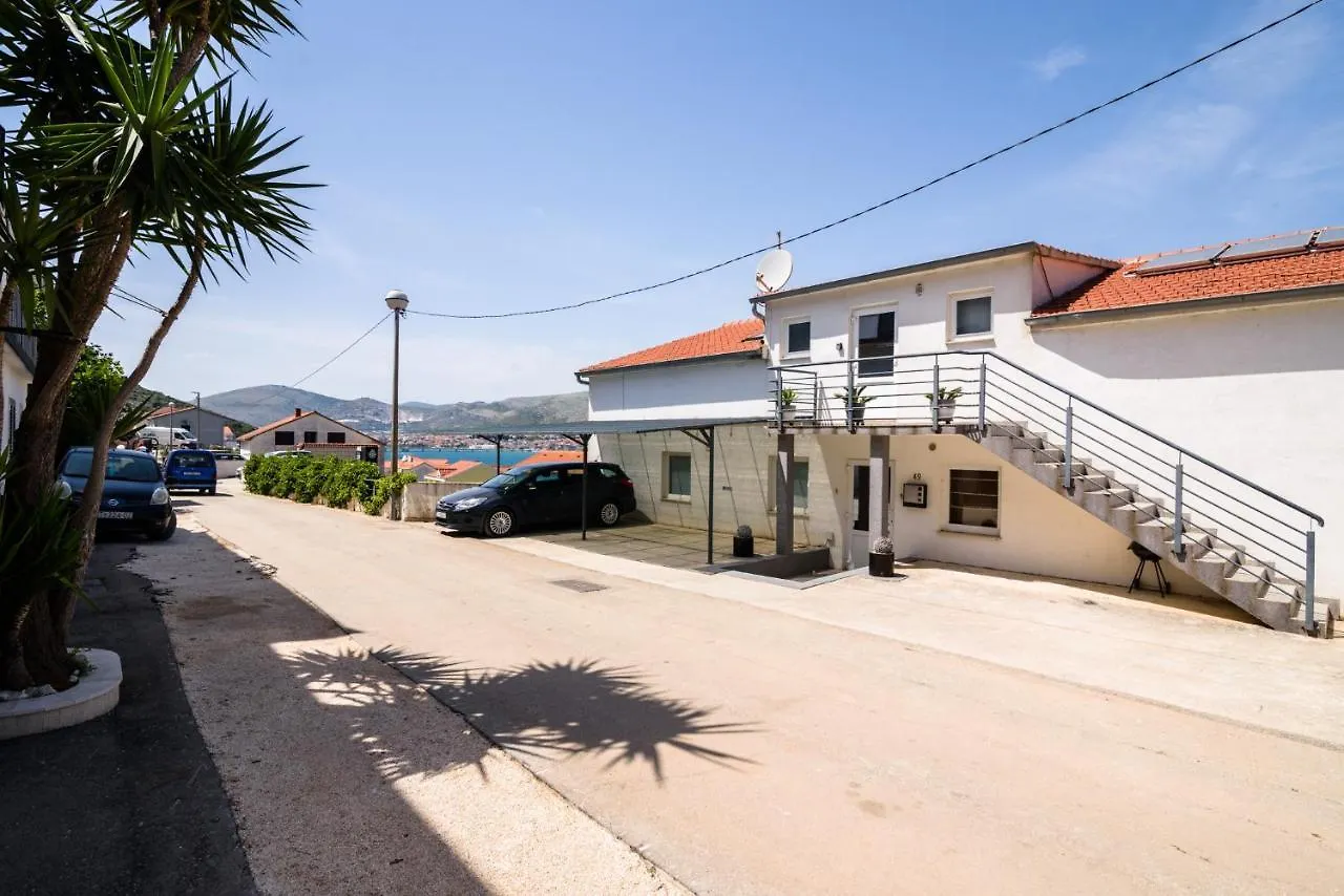 Aspen 2Bedroom Apartment With Seaview Trogir